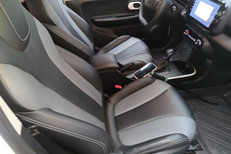 Used Roewe Clever 2022 311km QiQi BoBo Edition Right Front Seat