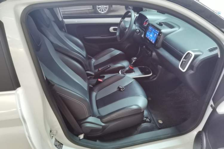 Used Roewe Clever 2022 311km QiQi BoBo Edition Right Front Seat
