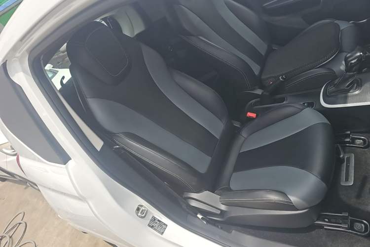 Used Roewe Clever 2022 311km QiQi BoBo Edition Right Front Seat