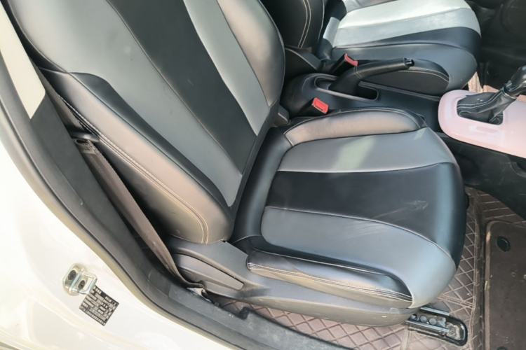 Used Roewe Clever 2022 311km QiQi BoBo Edition Right Front Seat