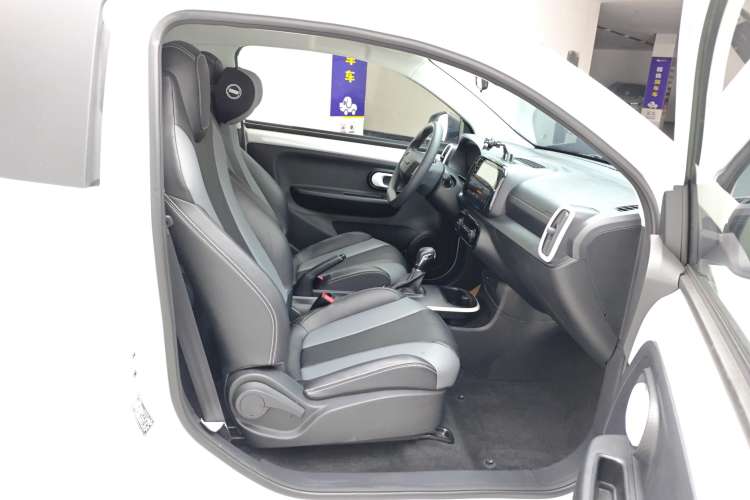 Used Roewe Clever 2022 311km QiQi BoBo Edition Right Front Seat