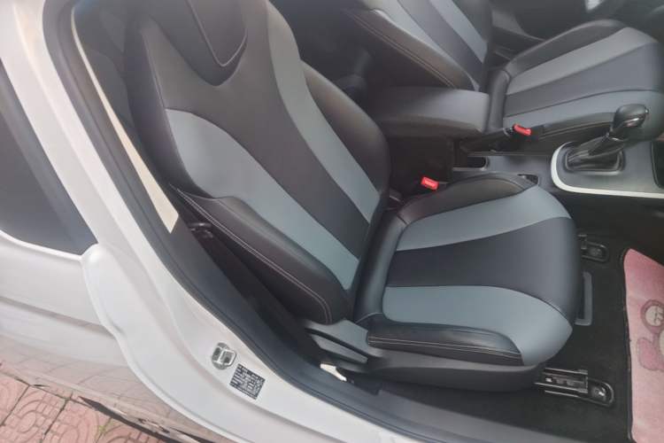 Used Roewe Clever 2022 311km QiQi BoBo Edition Right Front Seat
