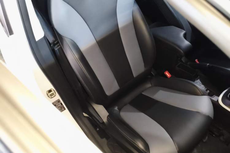 Used Roewe Clever 2022 311km QiQi BoBo Edition Right Front Seat