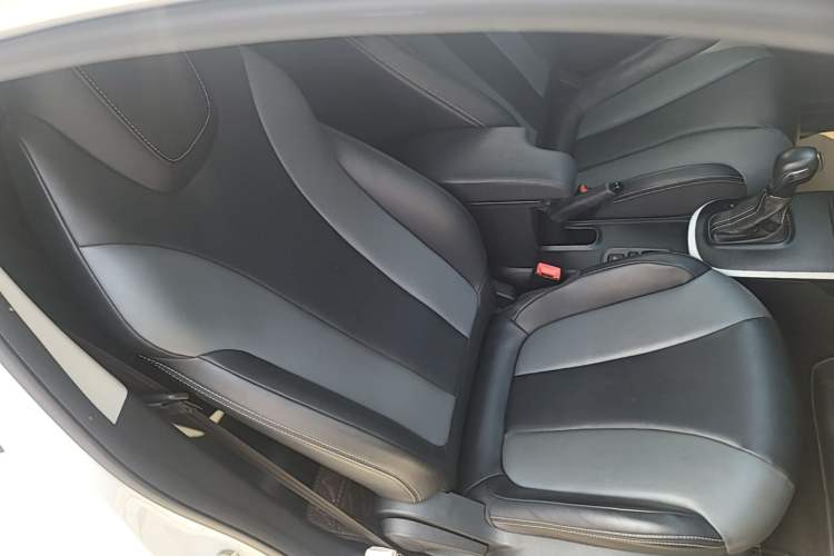 Used Roewe Clever 2022 311km QiQi BoBo Edition Right Front Seat