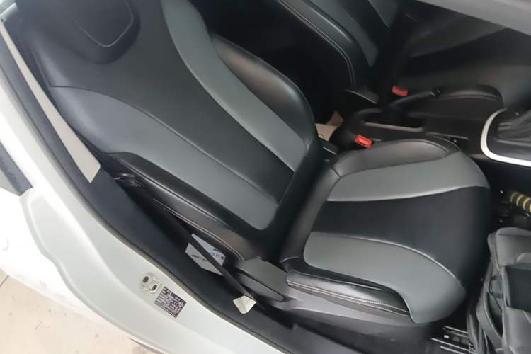 Used Roewe Clever 2022 311km QiQi BoBo Edition Right Front Seat