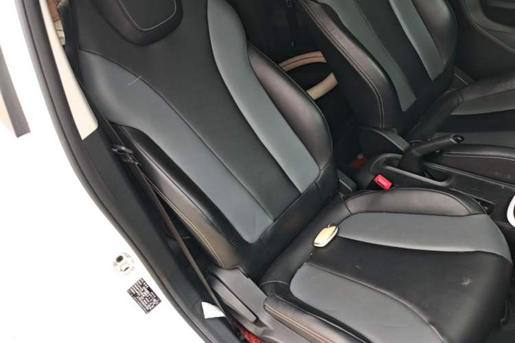 Used Roewe Clever 2022 311km QiQi BoBo Edition Right Front Seat
