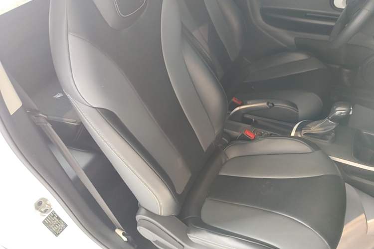 Used Roewe Clever 2022 311km QiQi BoBo Edition Right Front Seat