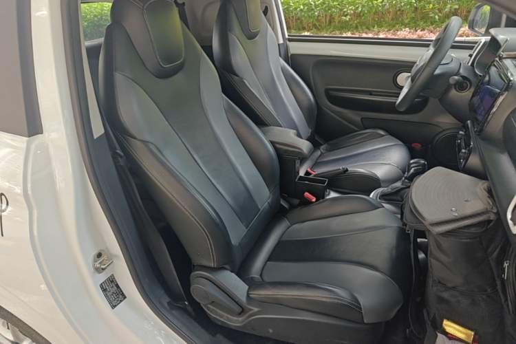 Used Roewe Clever 2022 311km QiQi BoBo Edition Right Front Seat
