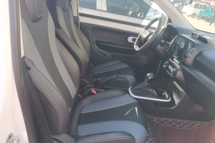 Used Roewe Clever 2022 311km QiQi BoBo Edition Right Front Seat