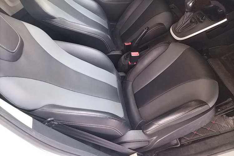 Used Roewe Clever 2022 311km QiQi BoBo Edition Right Front Seat