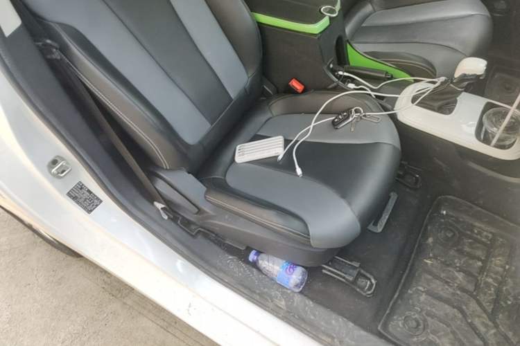 Used Roewe Clever 2022 311km QiQi BoBo Edition Right Front Seat