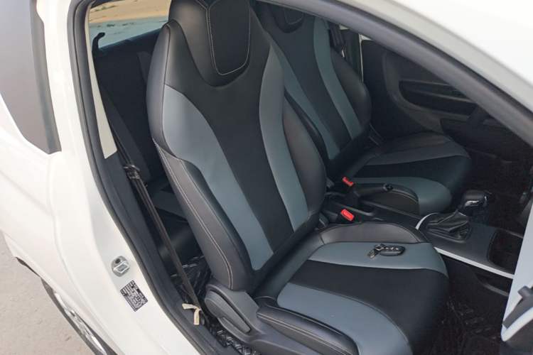 Used Roewe Clever 2022 311km QiQi BoBo Edition Right Front Seat