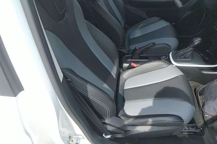 Used Roewe Clever 2022 311km QiQi BoBo Edition Right Front Seat