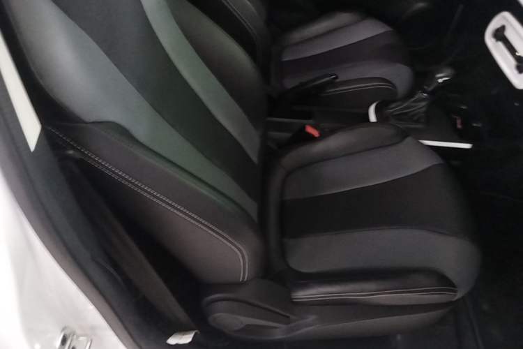 Used Roewe Clever 2022 311km QiQi BoBo Edition Right Front Seat