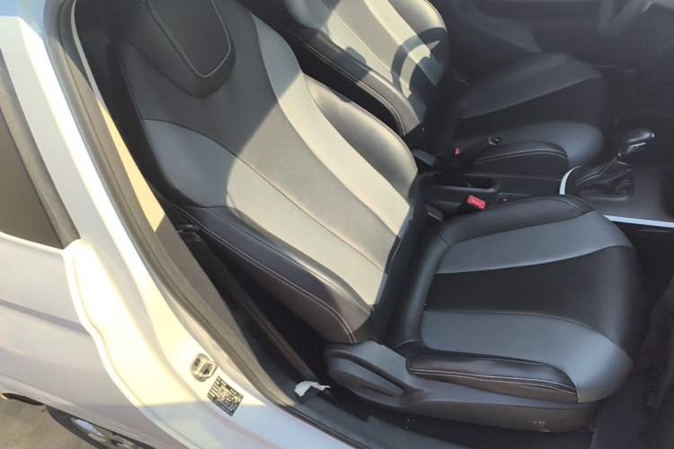 Used Roewe Clever 2022 311km QiQi BoBo Edition Right Front Seat