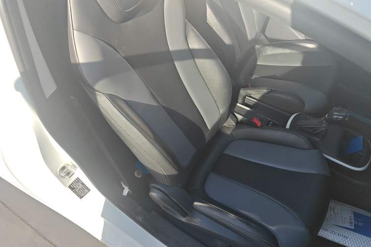 Used Roewe Clever 2022 311km QiQi BoBo Edition Right Front Seat