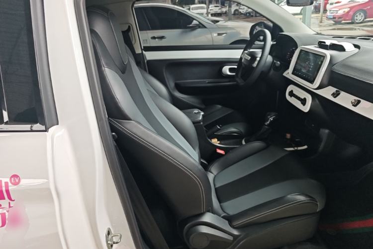 Used Roewe Clever 2022 311km QiQi BoBo Edition Right Front Seat