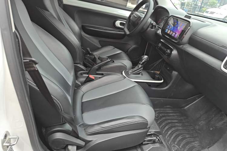 Used Roewe Clever 2022 311km QiQi BoBo Edition Right Front Seat