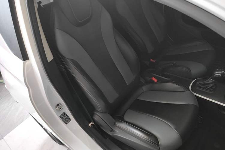 Used Roewe Clever 2022 311km QiQi BoBo Edition Right Front Seat