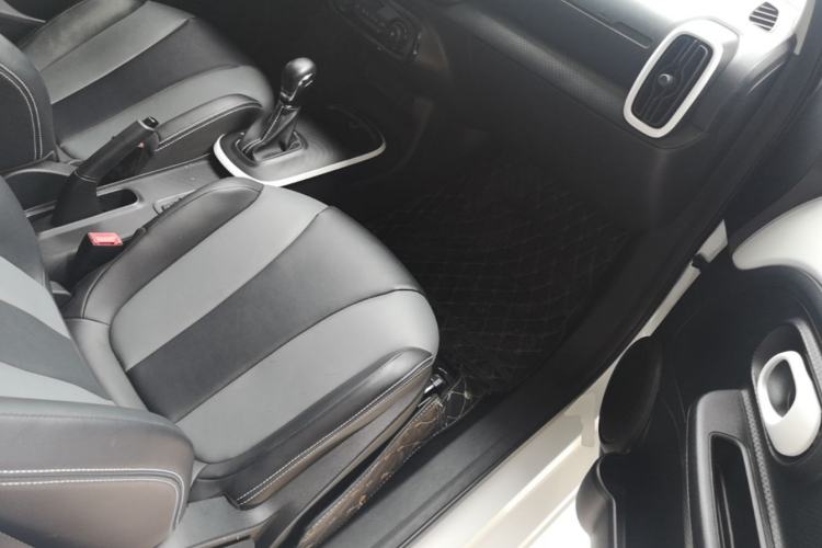 Used Roewe Clever 2022 311km QiQi BoBo Edition Right Front Seat