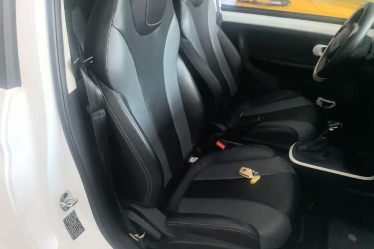 Used Roewe Clever 2022 311km QiQi BoBo Edition Right Front Seat