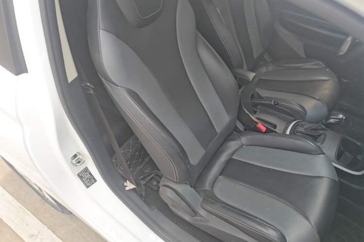 Used Roewe Clever 2022 311km QiQi BoBo Edition Right Front Seat