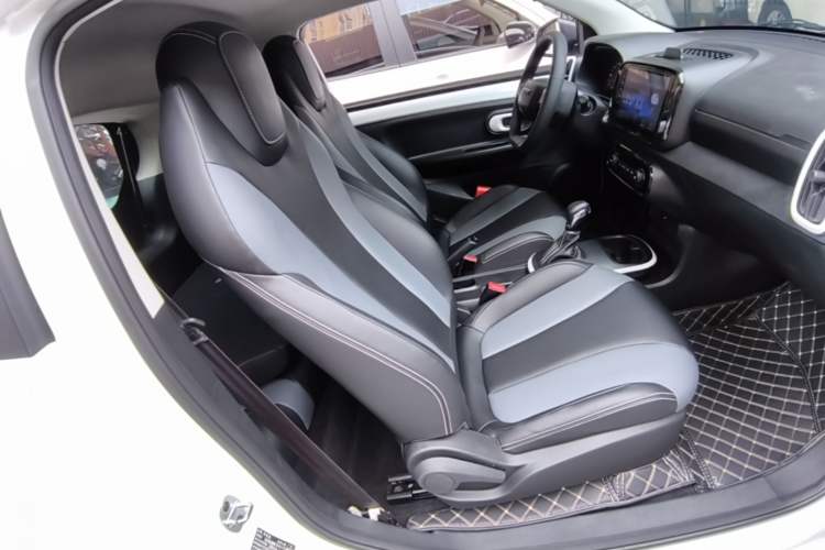 Used Roewe Clever 2022 311km QiQi BoBo Edition Right Front Seat