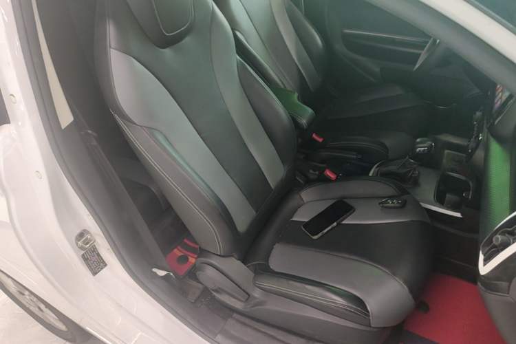 Used Roewe Clever 2022 311km QiQi BoBo Edition Right Front Seat