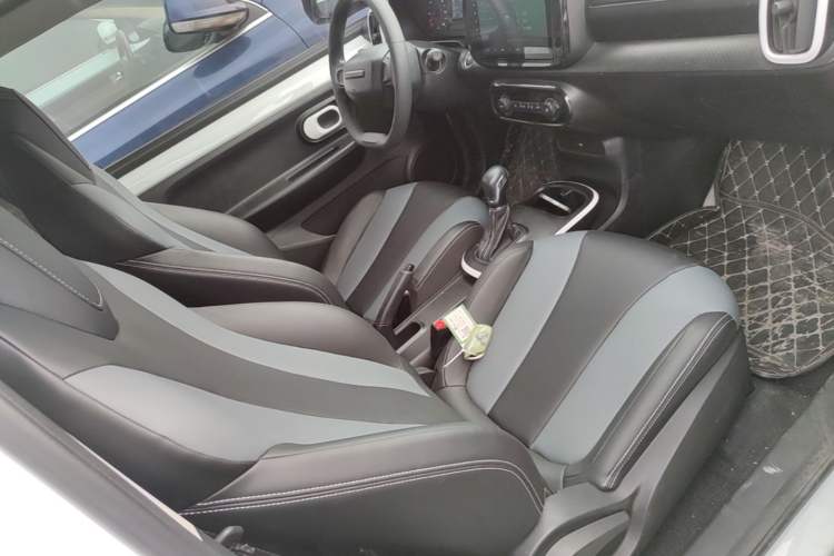 Used Roewe Clever 2022 311km QiQi BoBo Edition Right Front Seat