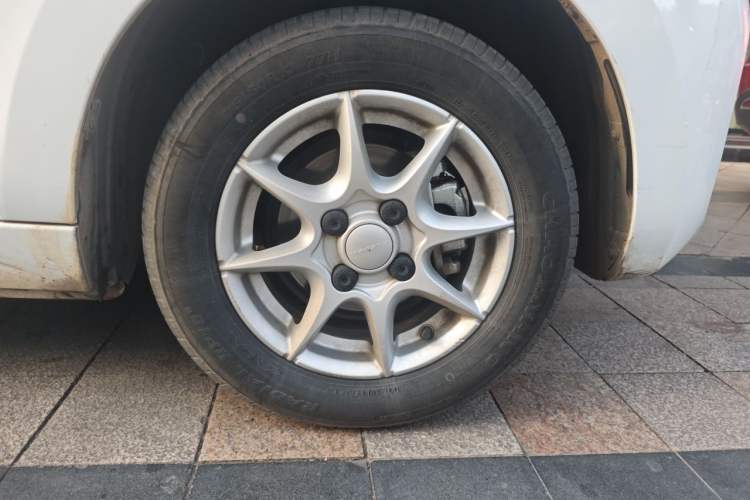 Used Roewe Clever 2022 311km QiQi BoBo Edition Right Front Wheel Hub