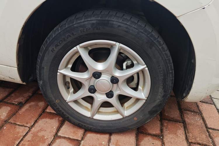 Used Roewe Clever 2022 311km QiQi BoBo Edition Right Front Wheel Hub