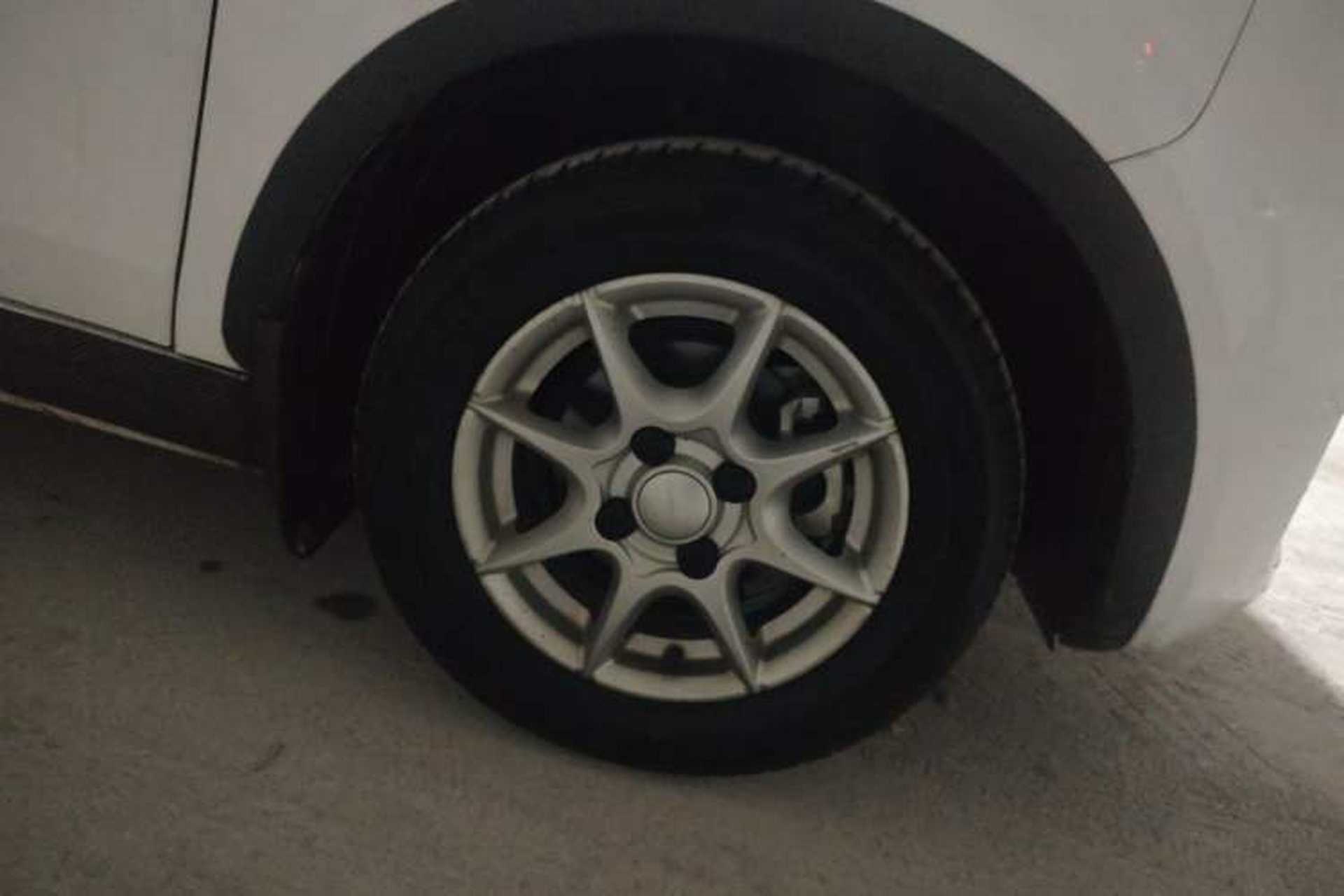 Used Roewe Clever 2022 311km QiQi BoBo Edition Right Front Wheel Hub