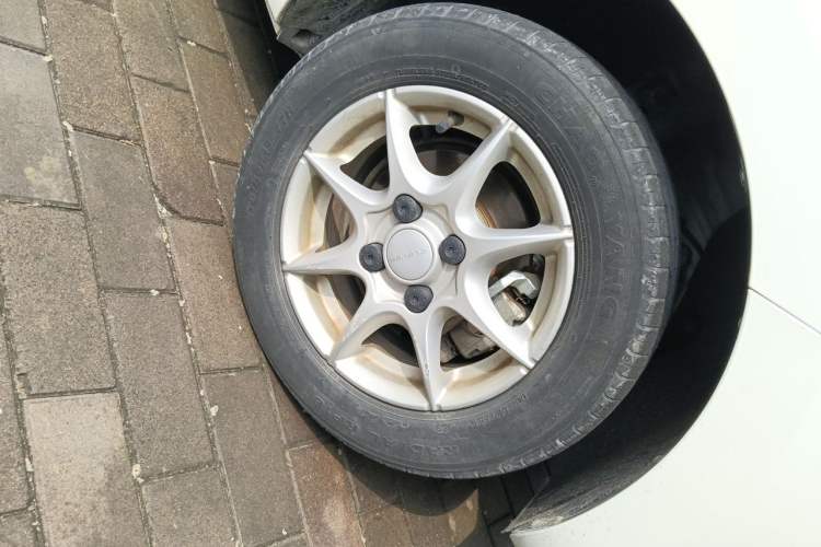 Used Roewe Clever 2022 311km QiQi BoBo Edition Right Front Wheel Hub