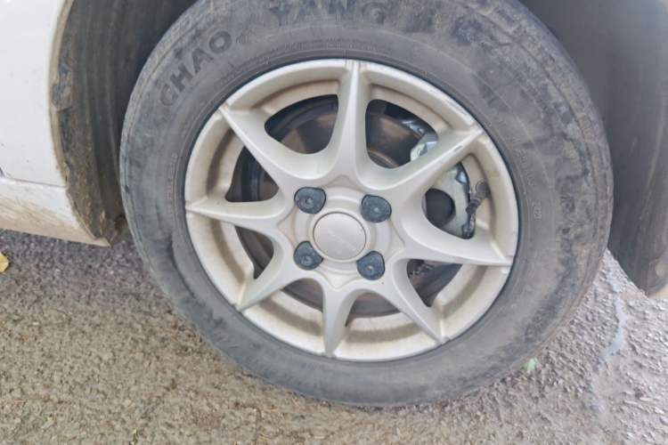 Used Roewe Clever 2022 311km QiQi BoBo Edition Right Front Wheel Hub