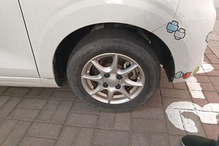 Used Roewe Clever 2022 311km QiQi BoBo Edition Right Front Wheel Hub