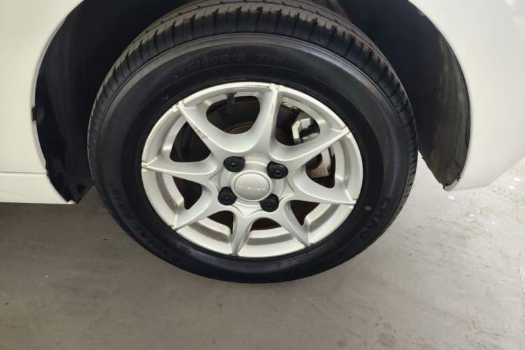 Used Roewe Clever 2022 311km QiQi BoBo Edition Right Front Wheel Hub