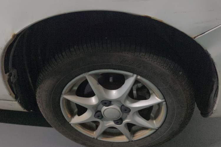 Used Roewe Clever 2022 311km QiQi BoBo Edition Right Front Wheel Hub