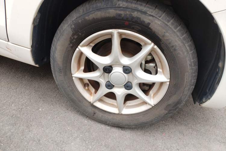 Used Roewe Clever 2022 311km QiQi BoBo Edition Right Front Wheel Hub