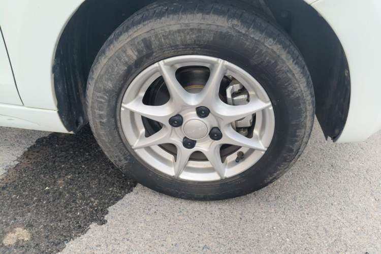 Used Roewe Clever 2022 311km QiQi BoBo Edition Right Front Wheel Hub