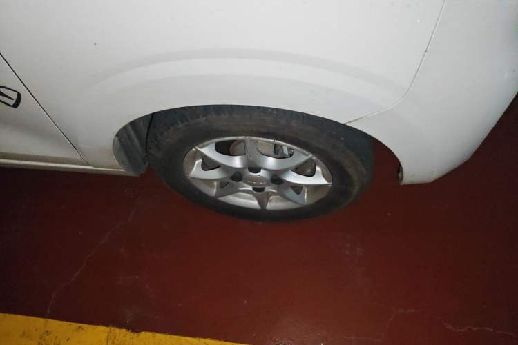 Used Roewe Clever 2022 311km QiQi BoBo Edition Right Front Wheel Hub