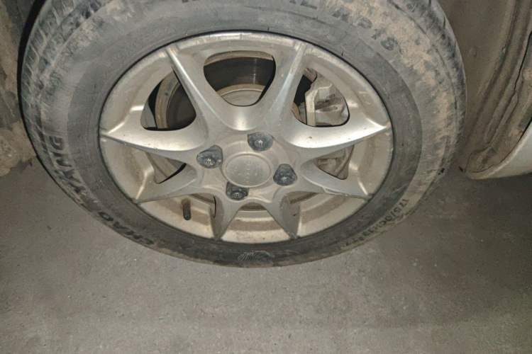 Used Roewe Clever 2022 311km QiQi BoBo Edition Right Front Wheel Hub
