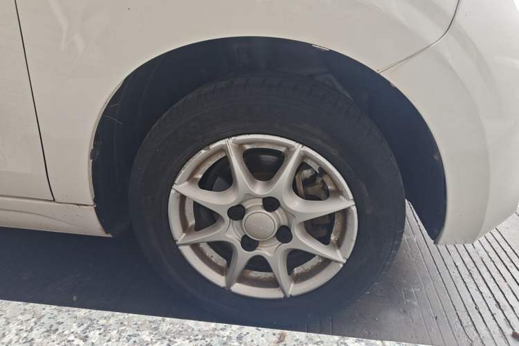 Used Roewe Clever 2022 311km QiQi BoBo Edition Right Front Wheel Hub