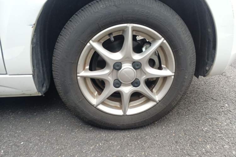 Used Roewe Clever 2022 311km QiQi BoBo Edition Right Front Wheel Hub