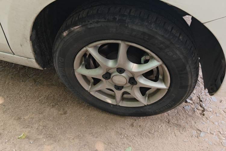 Used Roewe Clever 2022 311km QiQi BoBo Edition Right Front Wheel Hub