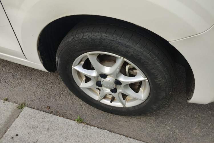 Used Roewe Clever 2022 311km QiQi BoBo Edition Right Front Wheel Hub