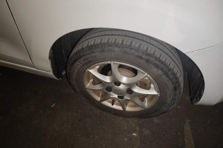 Used Roewe Clever 2022 311km QiQi BoBo Edition Right Front Wheel Hub