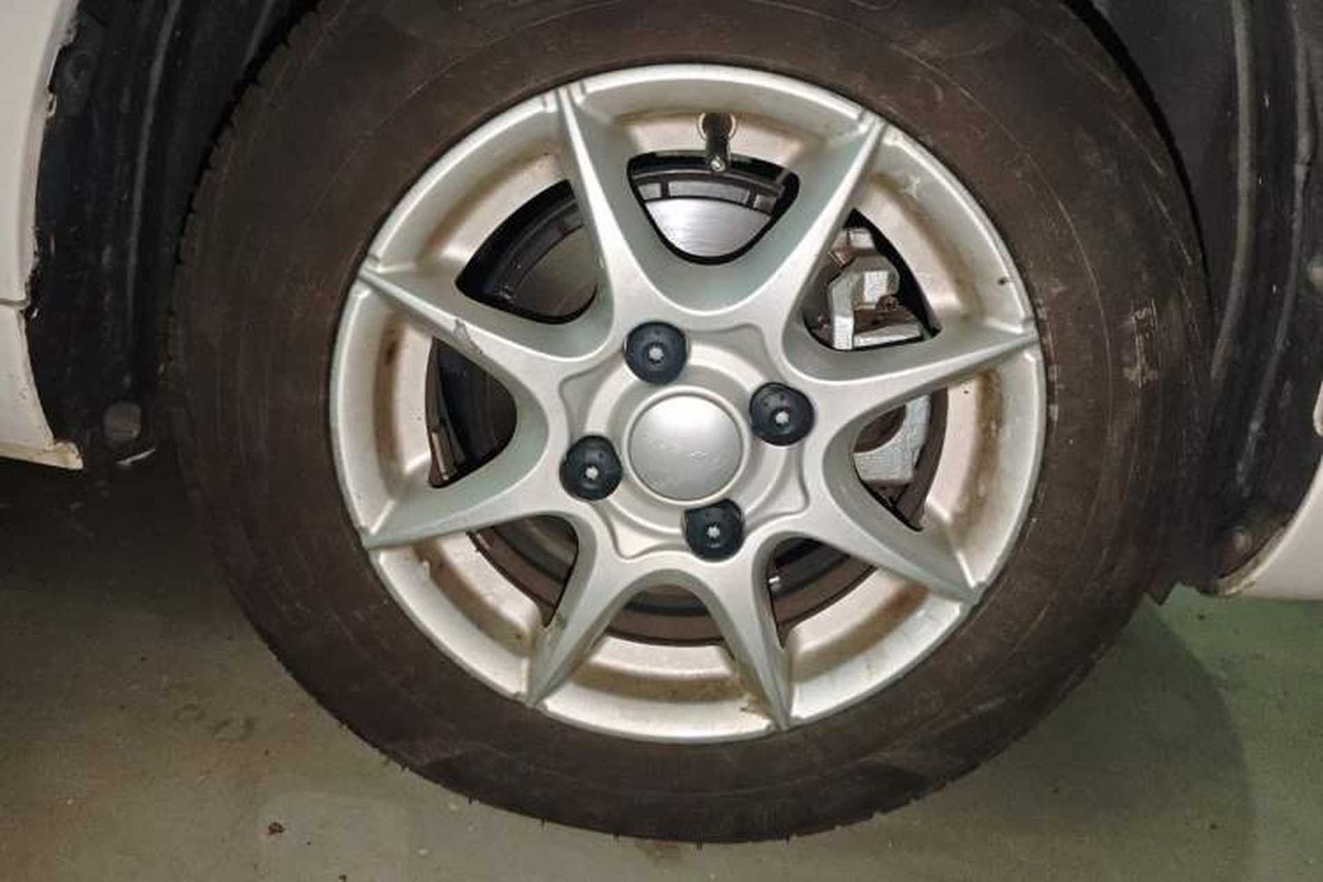 Used Roewe Clever 2022 311km QiQi BoBo Edition Right Front Wheel Hub