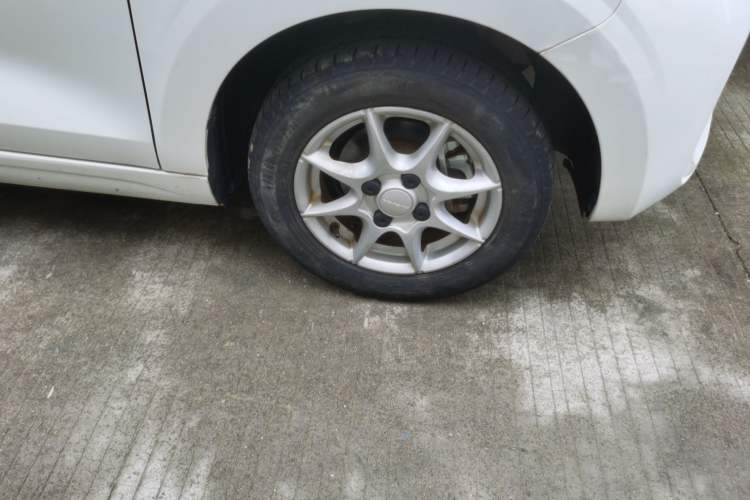 Used Roewe Clever 2022 311km QiQi BoBo Edition Right Front Wheel Hub