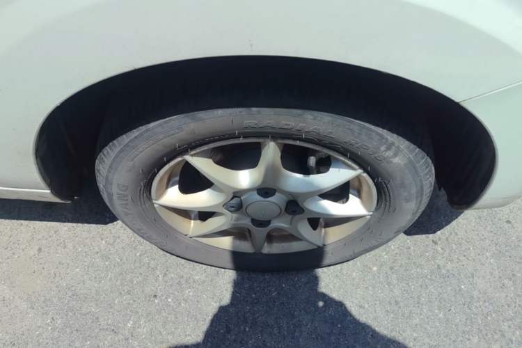 Used Roewe Clever 2022 311km QiQi BoBo Edition Right Front Wheel Hub