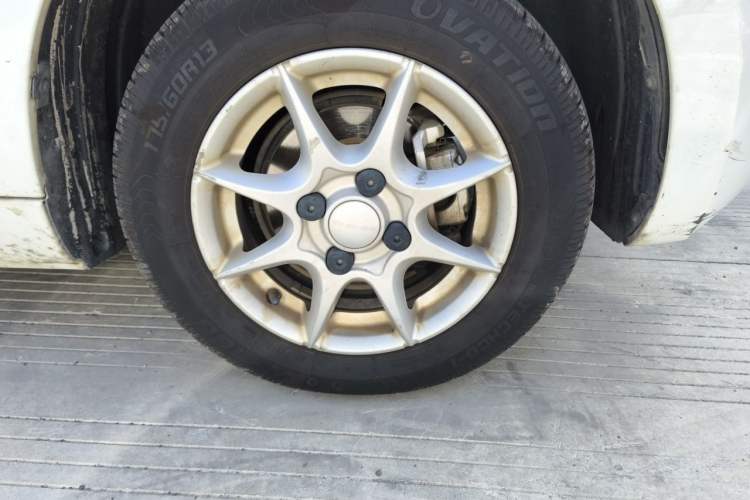 Used Roewe Clever 2022 311km QiQi BoBo Edition Right Front Wheel Hub
